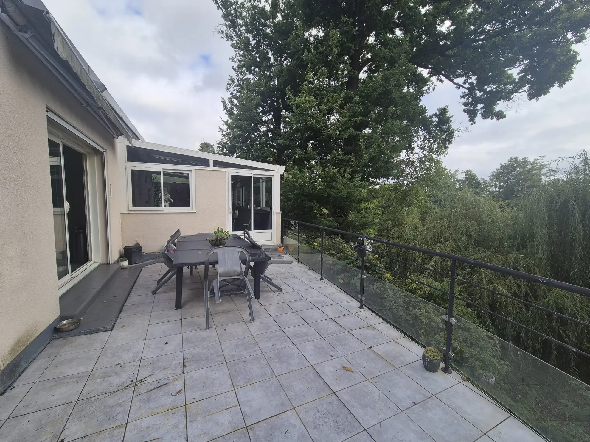 Maison avec piscine couverte et grand terrain à Appoigny, vue sur l'Yonne 