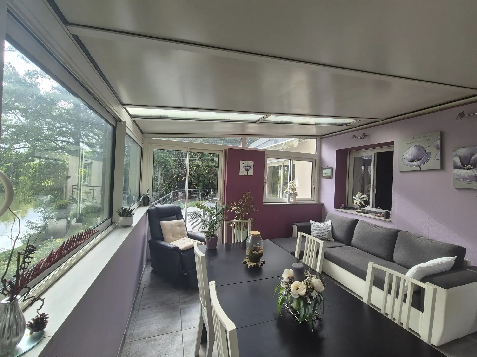Maison avec piscine couverte et grand terrain à Appoigny, vue sur l'Yonne 