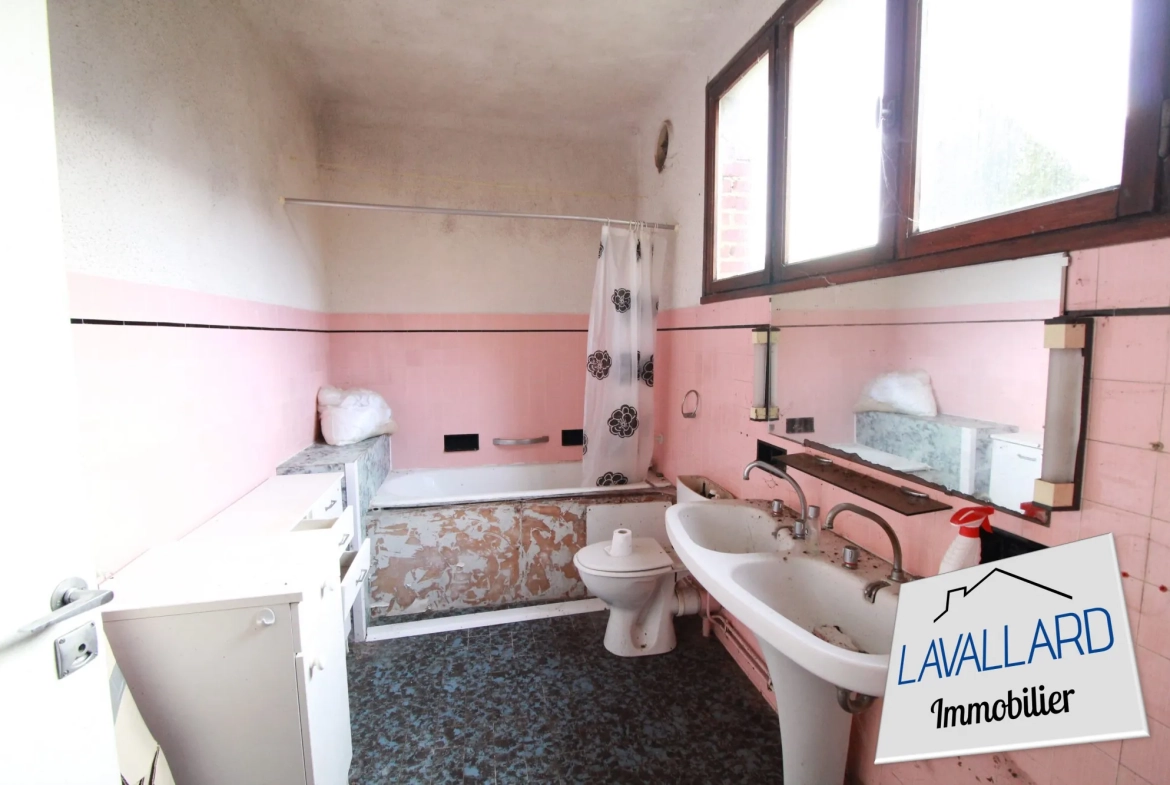 Maison à rénover à Hérissart – 92 m², terrain de 740 m², fort potentiel 