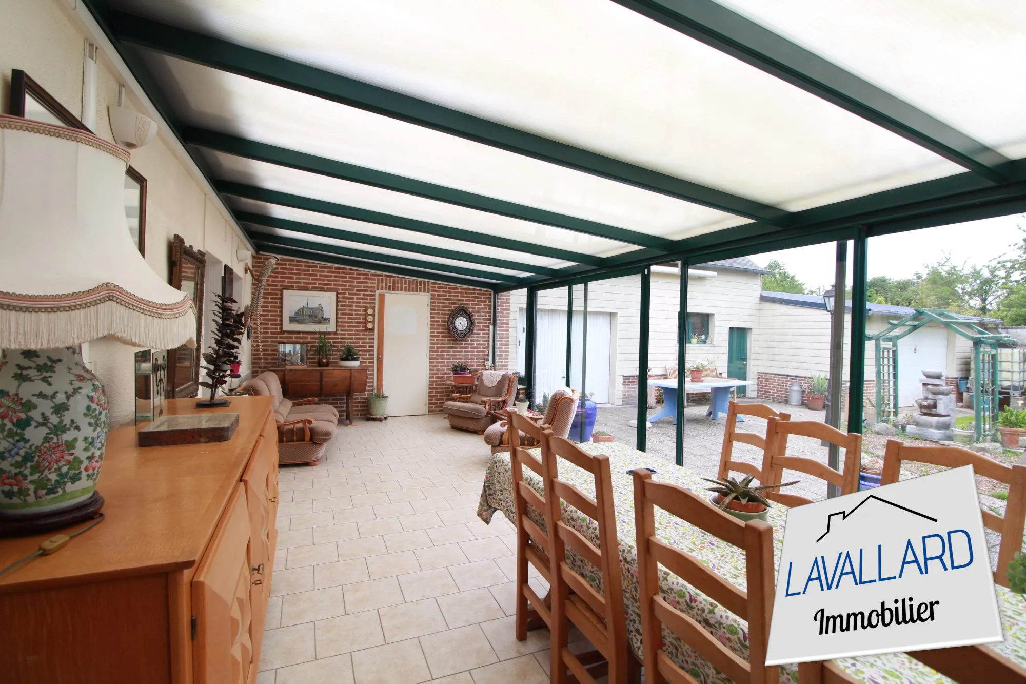 Maison spacieuse avec jardin et 5 chambres à Beauquesne 
