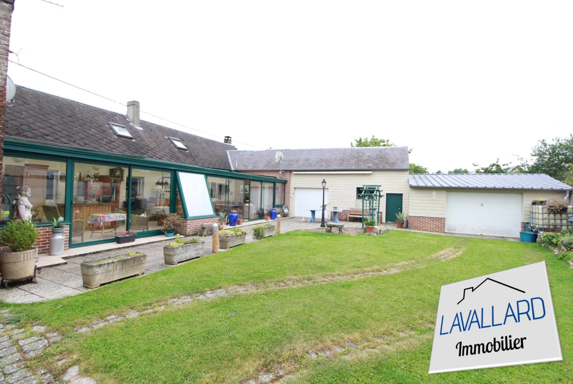 Maison spacieuse avec jardin et 5 chambres à Beauquesne 