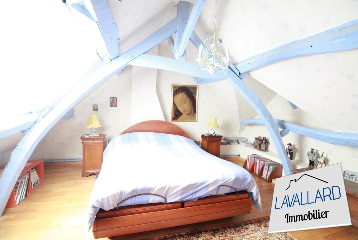 Maison spacieuse avec jardin et 5 chambres à Beauquesne 