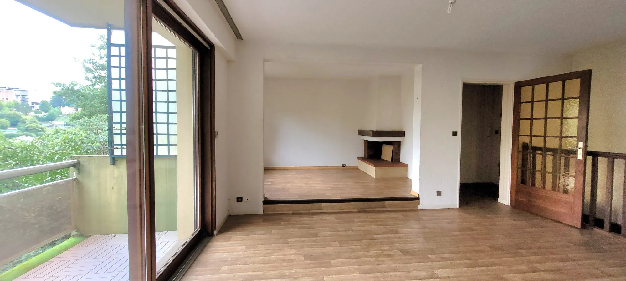 Souplex à Saint-Dié-des-Vosges avec balcon, cave et garage - 3 chambres 