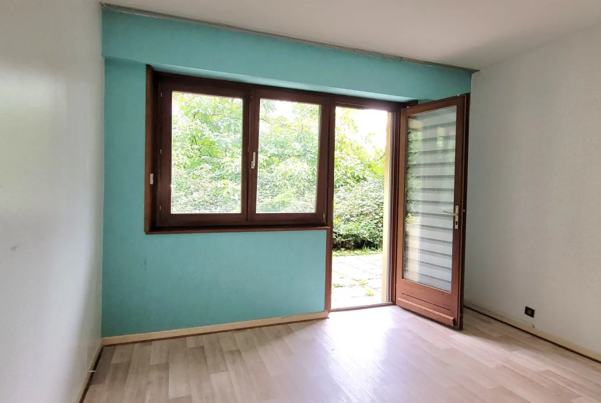 Souplex à Saint-Dié-des-Vosges avec balcon, cave et garage - 3 chambres 