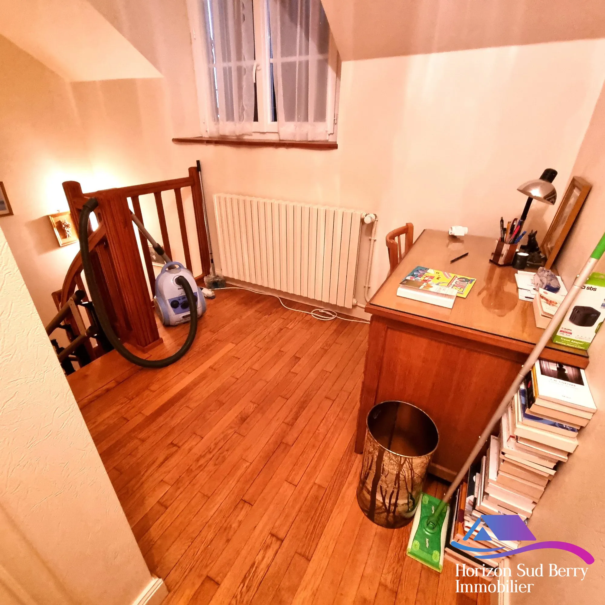 pallier 1er étage Maison à vendre à Saint-Denis-de-Jouhet avec jardin et garage 