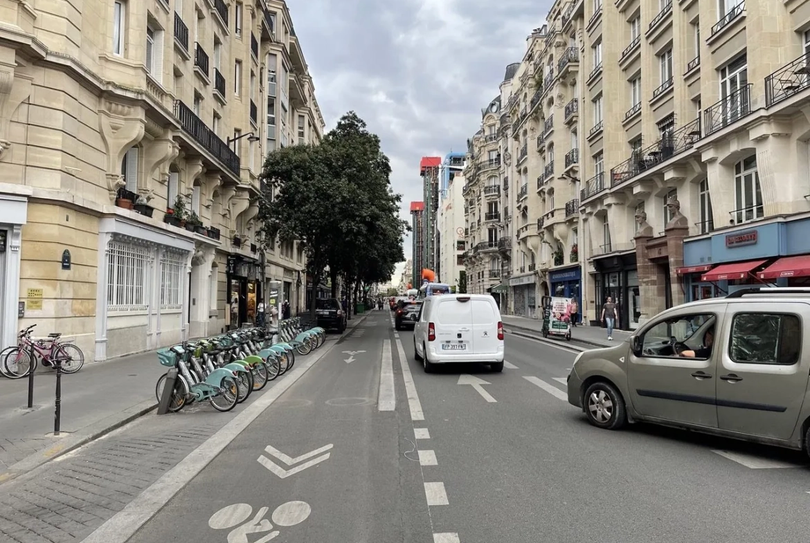 Fonds de commerce de restauration asiatique avec forte visibilité à Paris 3ème 