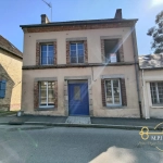 Ensemble immobilier avec appartements, dépendances et terrain à vendre à Essay