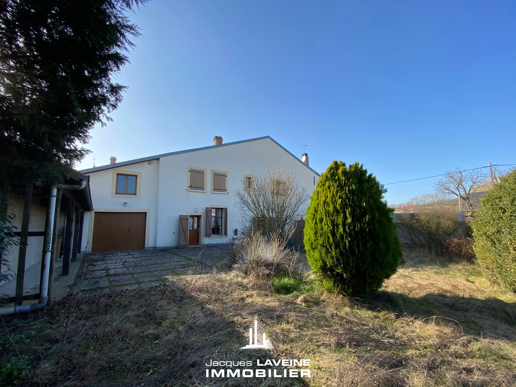Ensemble immobilier à Sorbey à 15 km de Metz avec 2 maisons, 9 pièces et garages 
