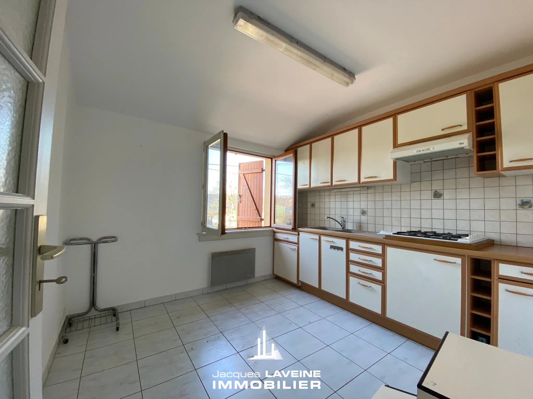 Ensemble immobilier à Sorbey à 15 km de Metz avec 2 maisons, 9 pièces et garages 