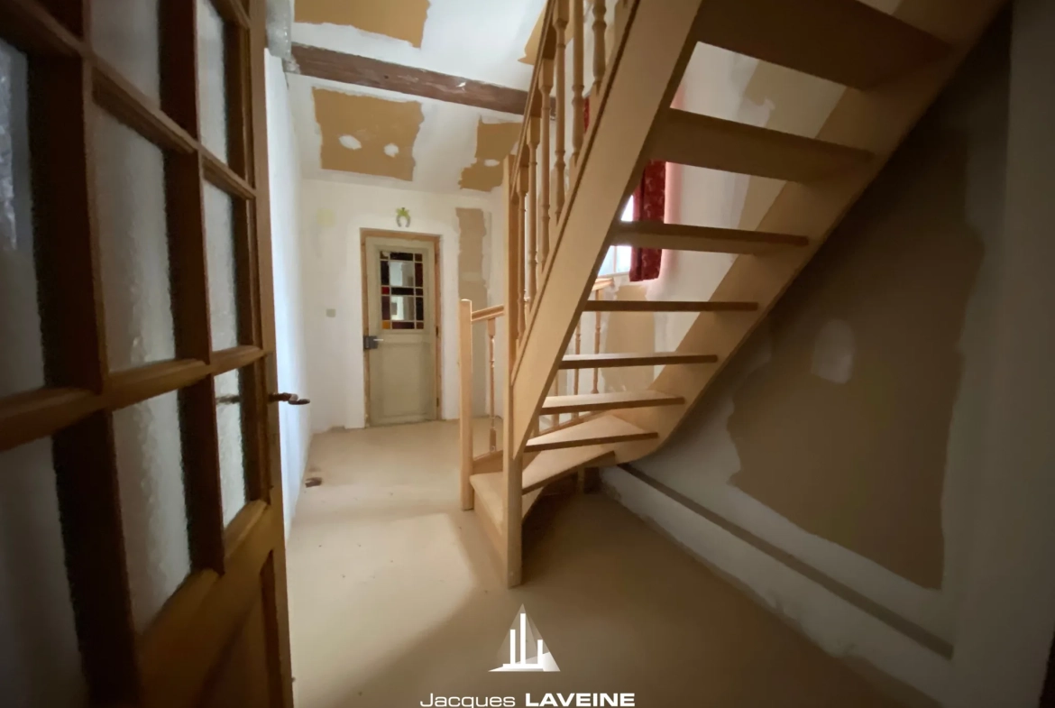 Ensemble immobilier à Sorbey à 15 km de Metz avec 2 maisons, 9 pièces et garages 