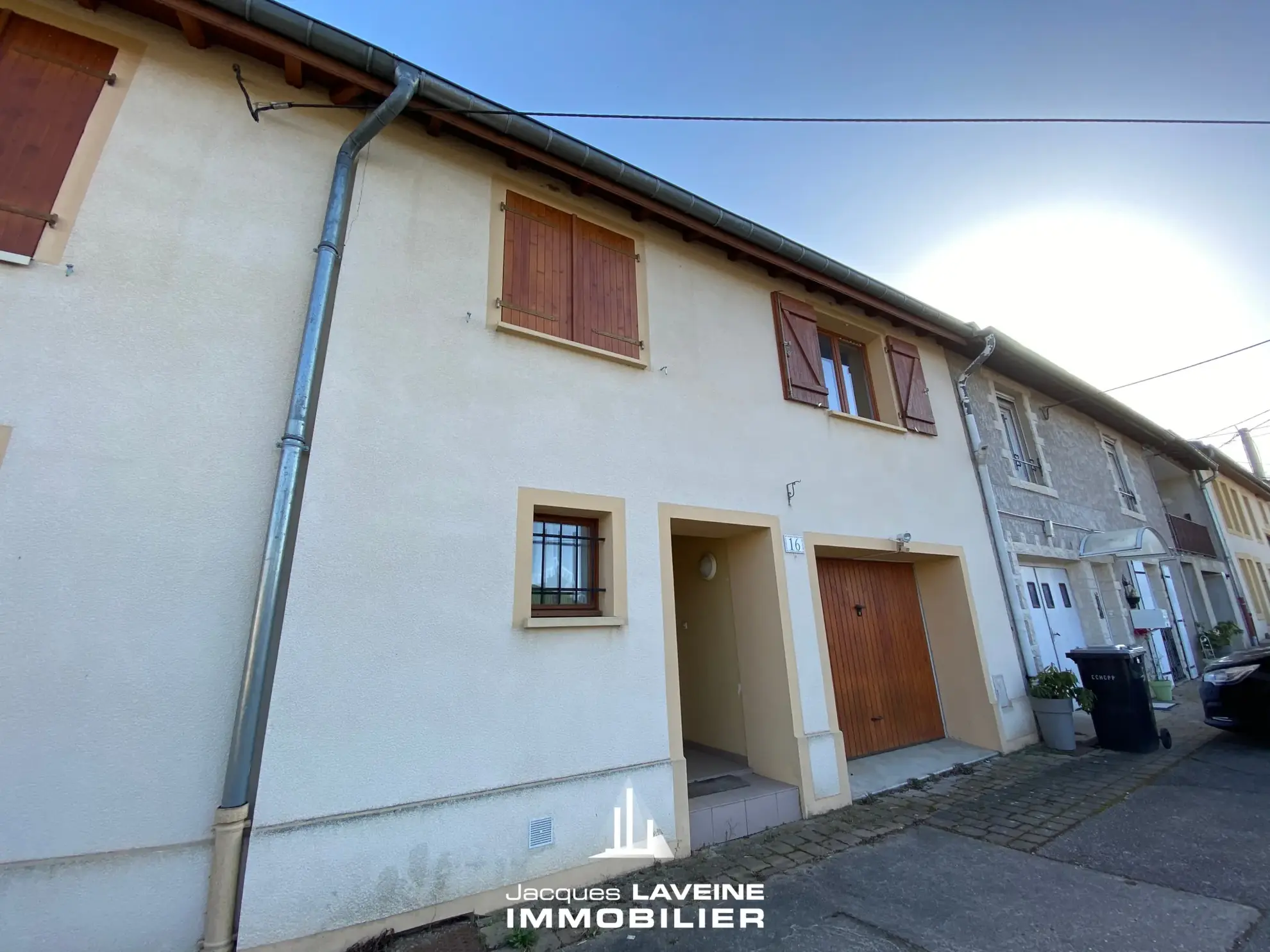 Ensemble immobilier à Sorbey à 15 km de Metz avec 2 maisons, 9 pièces et garages 