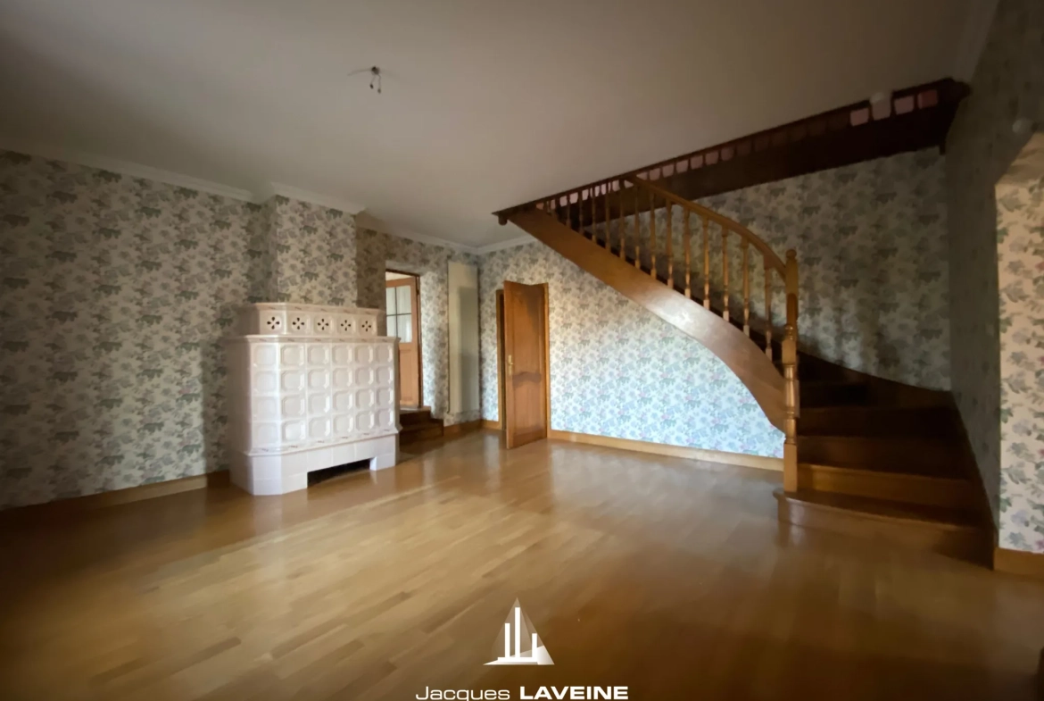 Ensemble immobilier à Sorbey à 15 km de Metz avec 2 maisons, 9 pièces et garages 