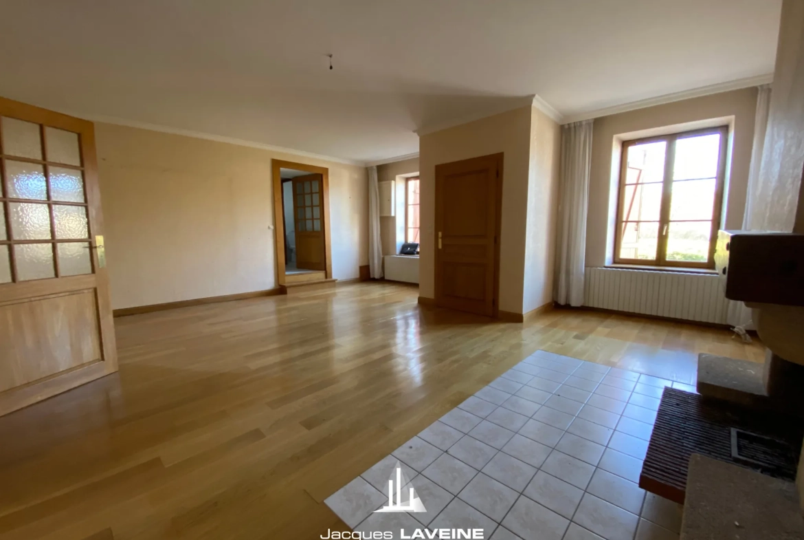 Ensemble immobilier à Sorbey à 15 km de Metz avec 2 maisons, 9 pièces et garages 