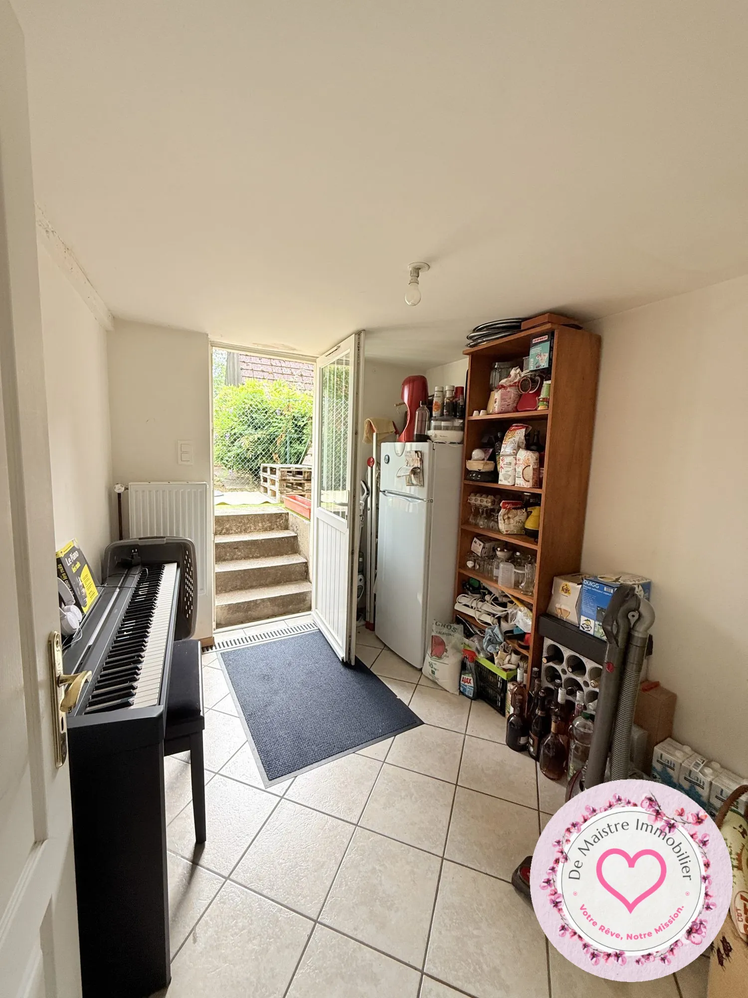 Maison à Dampierre-en-Burly avec 3 chambres, pièce lumineuse et jardin - Investissement ou résidence paisible 