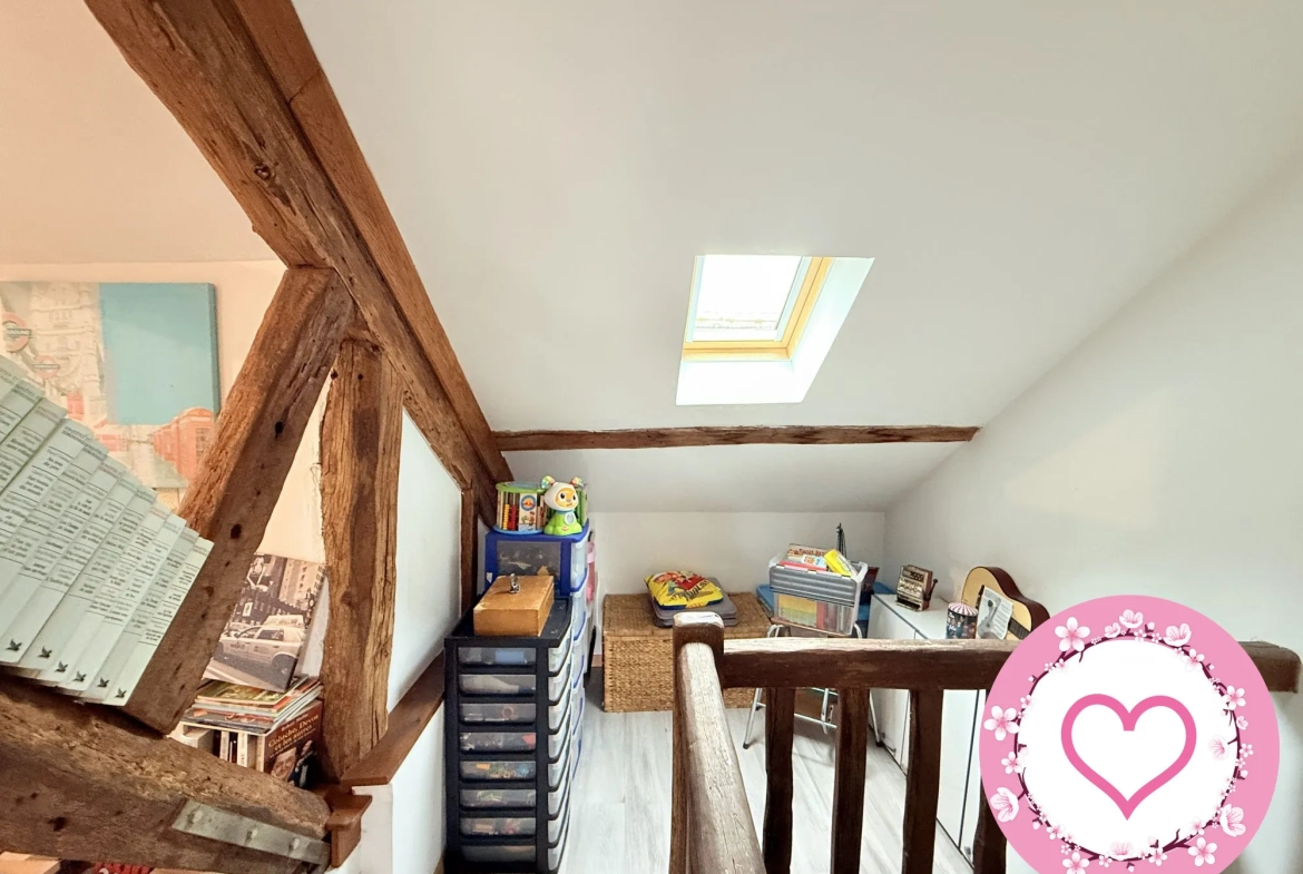 Maison à Dampierre-en-Burly avec 3 chambres, pièce lumineuse et jardin - Investissement ou résidence paisible 