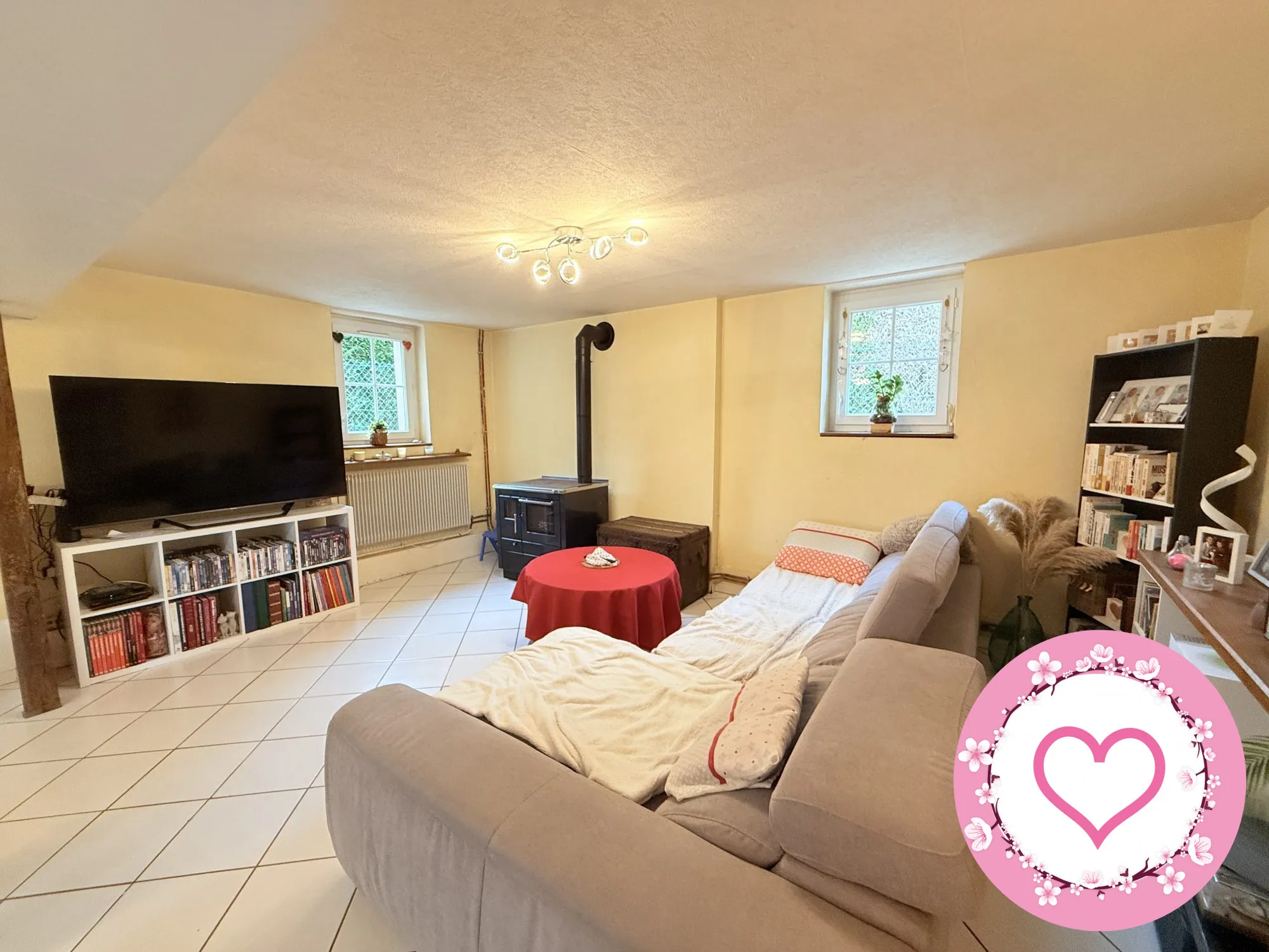 Maison à Dampierre-en-Burly avec 3 chambres, pièce lumineuse et jardin - Investissement ou résidence paisible 