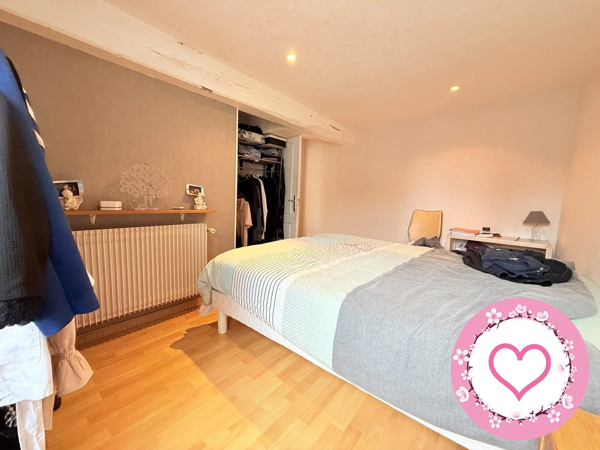 Maison à Dampierre-en-Burly avec 3 chambres, pièce lumineuse et jardin - Investissement ou résidence paisible 