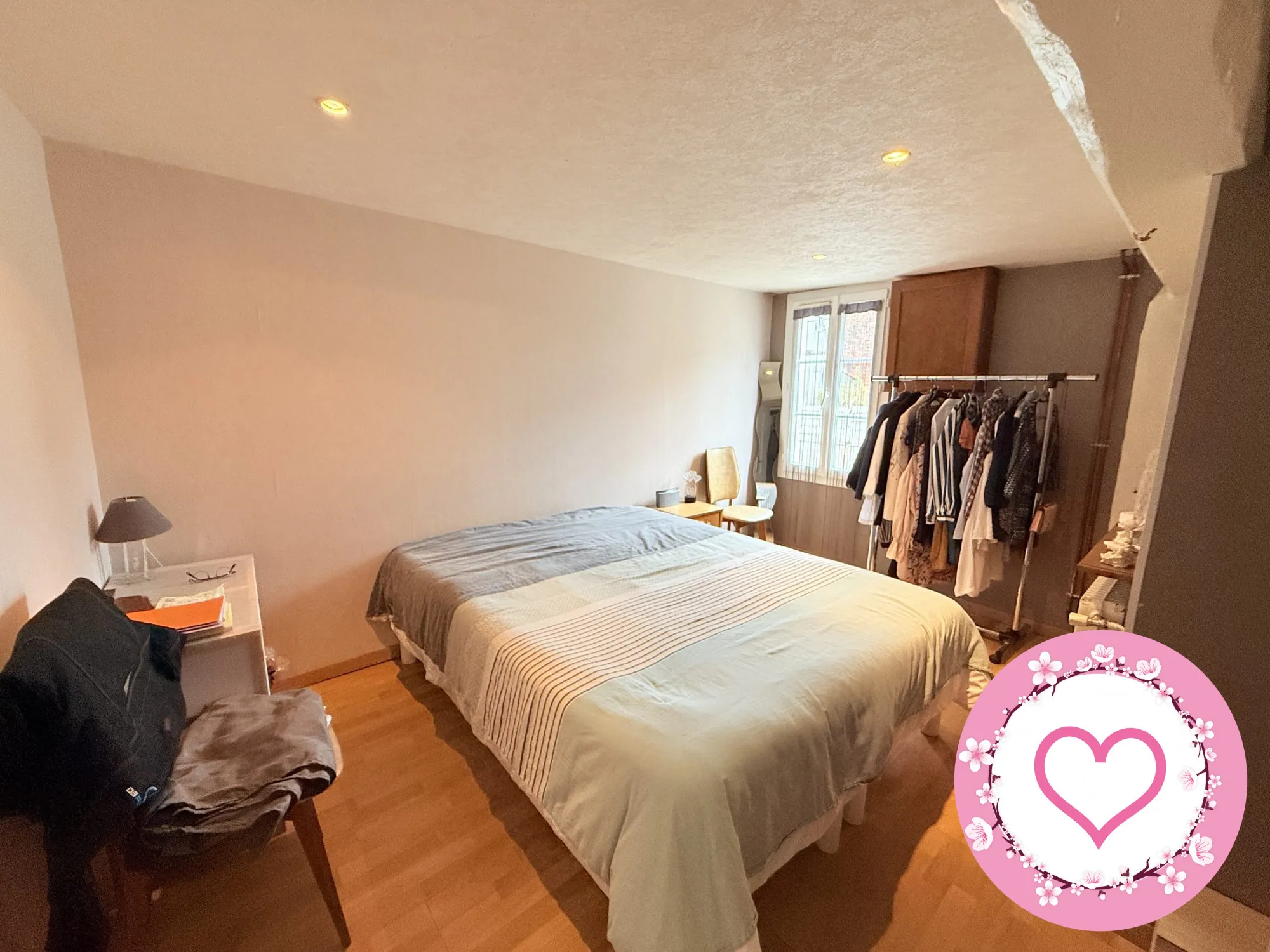 Maison à Dampierre-en-Burly avec 3 chambres, pièce lumineuse et jardin - Investissement ou résidence paisible 