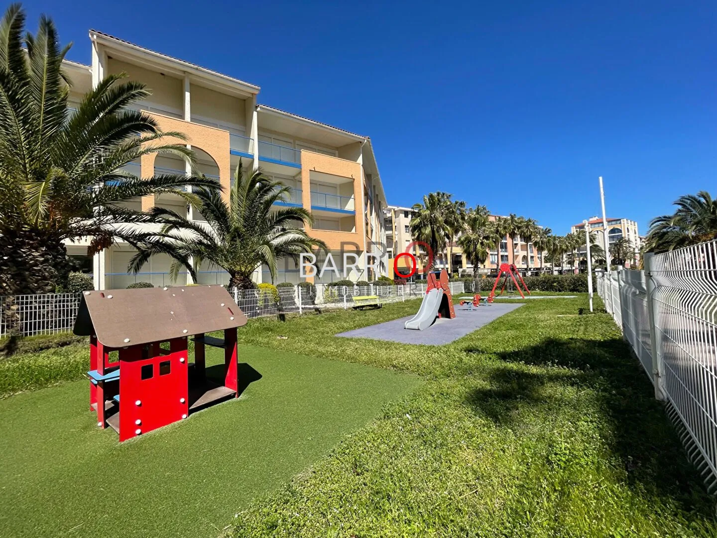 Appartement en port d'Argelès-sur-Mer avec vue, piscine et parking sécurisé 