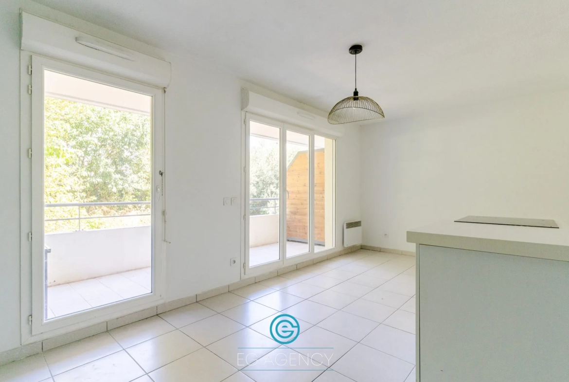 Bel appartement T2 avec grande terrasse à Marseille 12e 