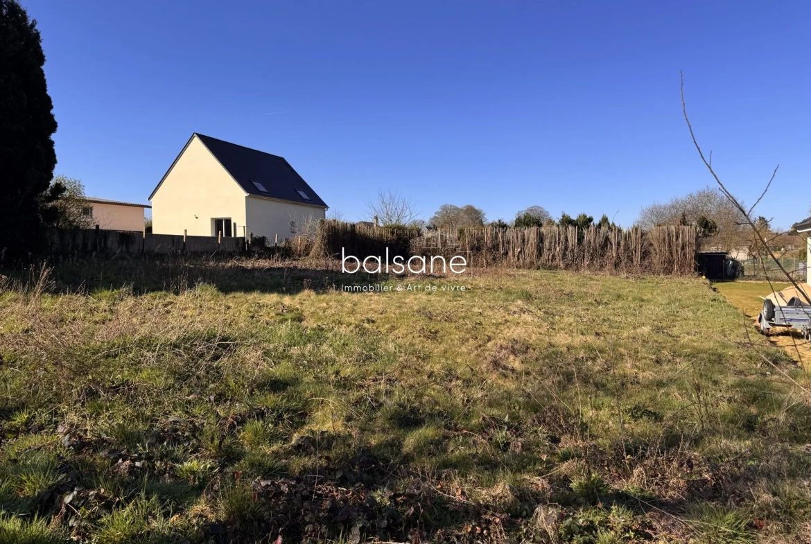 Terrain constructible de 1206 m² à Bourg-Achard, prêt à bâtir et viabilisé 