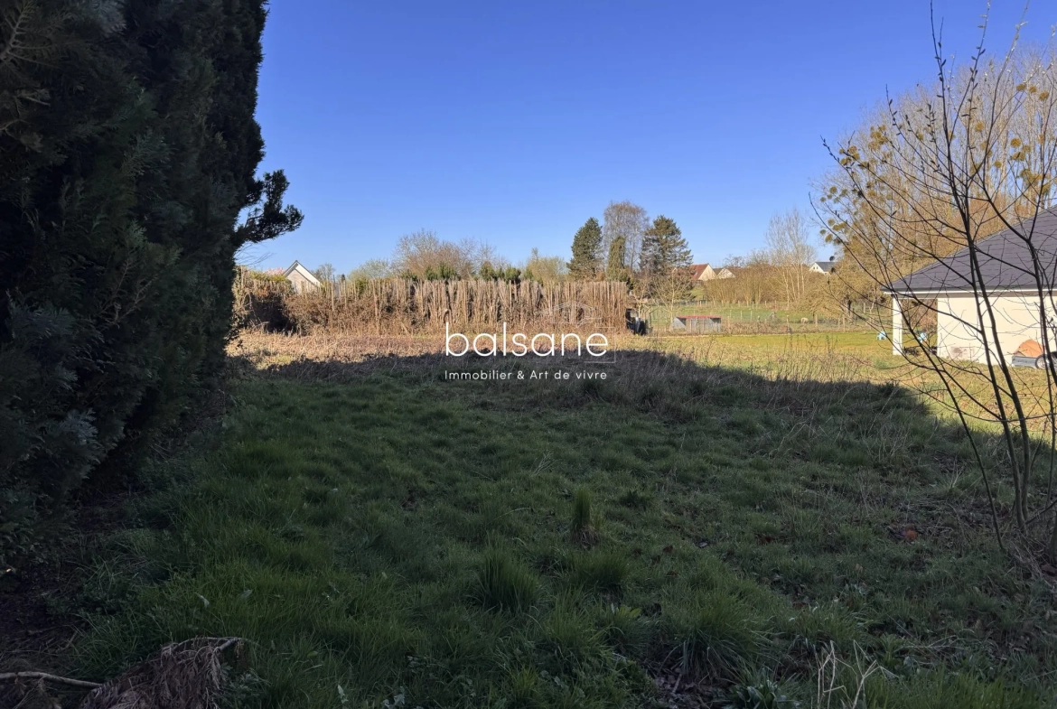 Terrain constructible de 1206 m² à Bourg-Achard, prêt à bâtir et viabilisé 