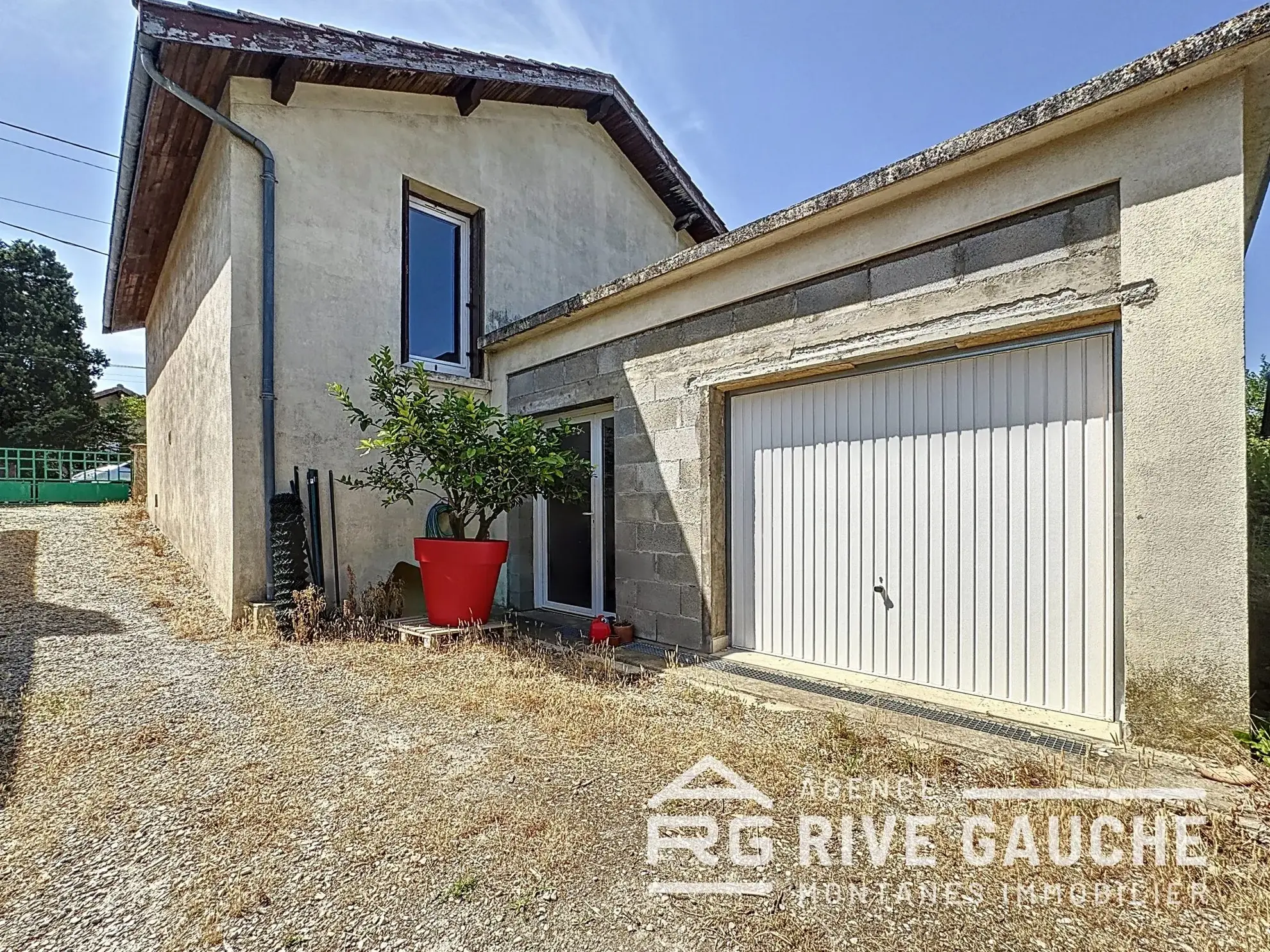 Maison rénovée de 54 m² à Saint-Rambert-d'Albon avec garage et jardin 