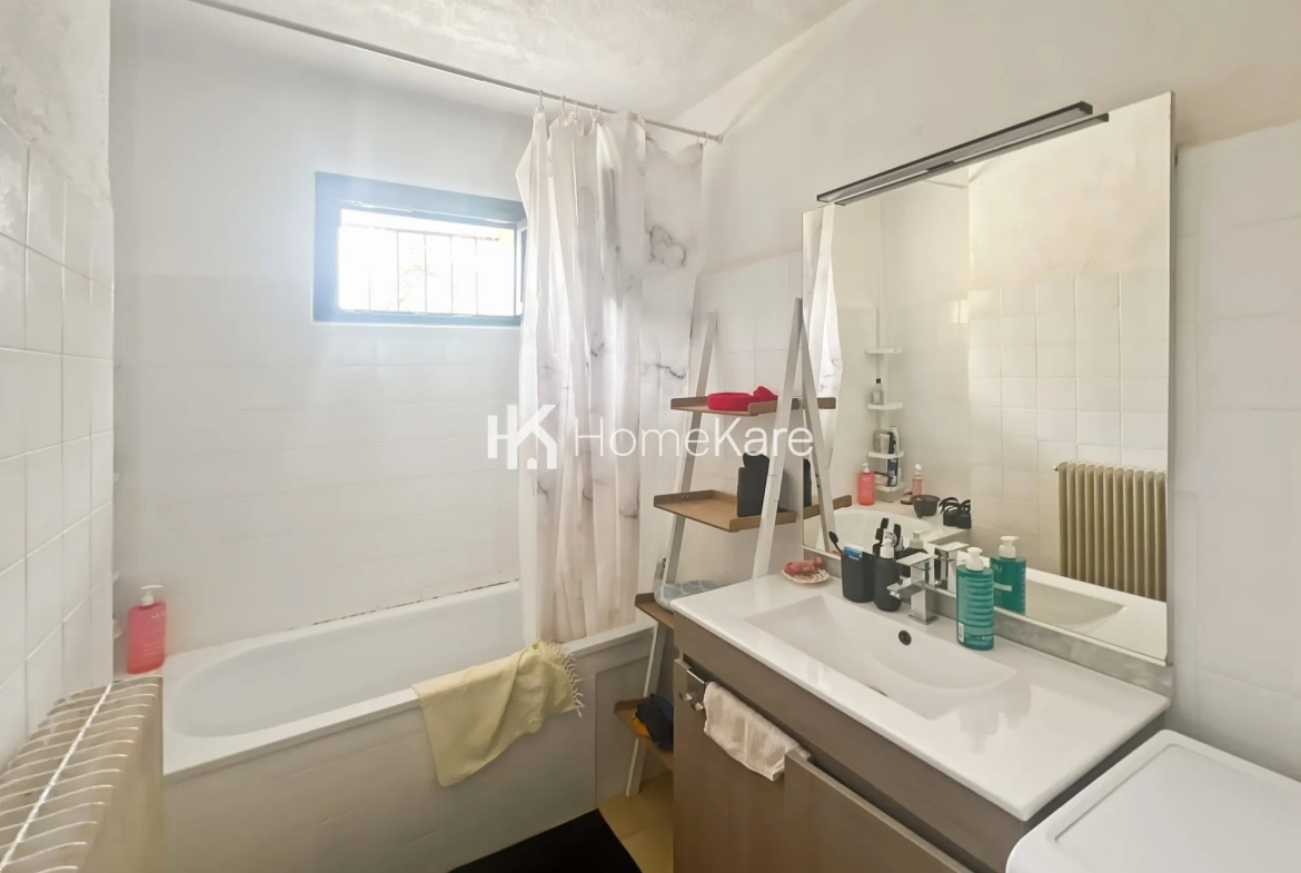 Maison à vendre à Saint-Marcet avec terrain de 3500 m², cadre naturel et travaux récents 