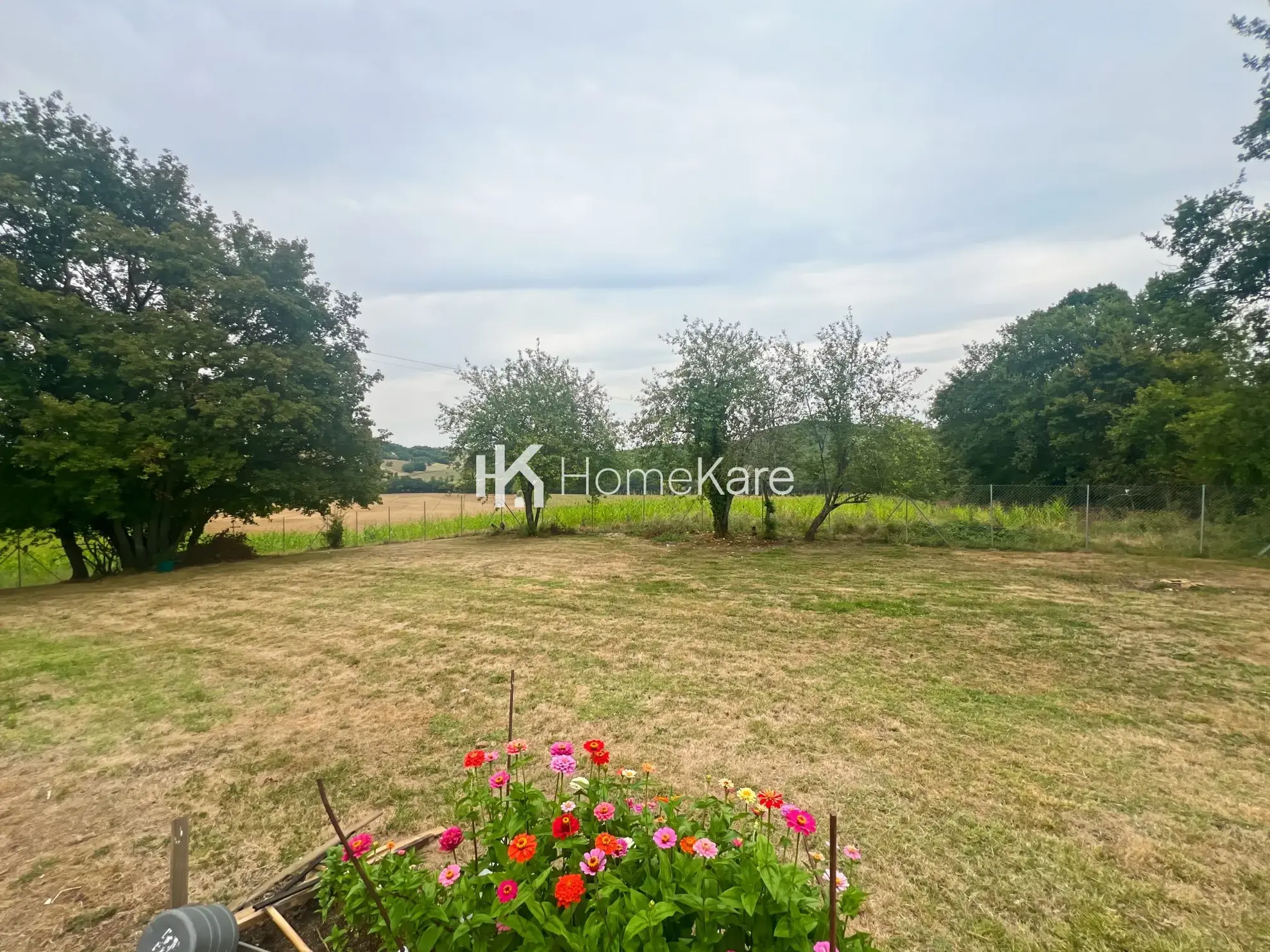 Maison à vendre à Saint-Marcet avec terrain de 3500 m², cadre naturel et travaux récents 