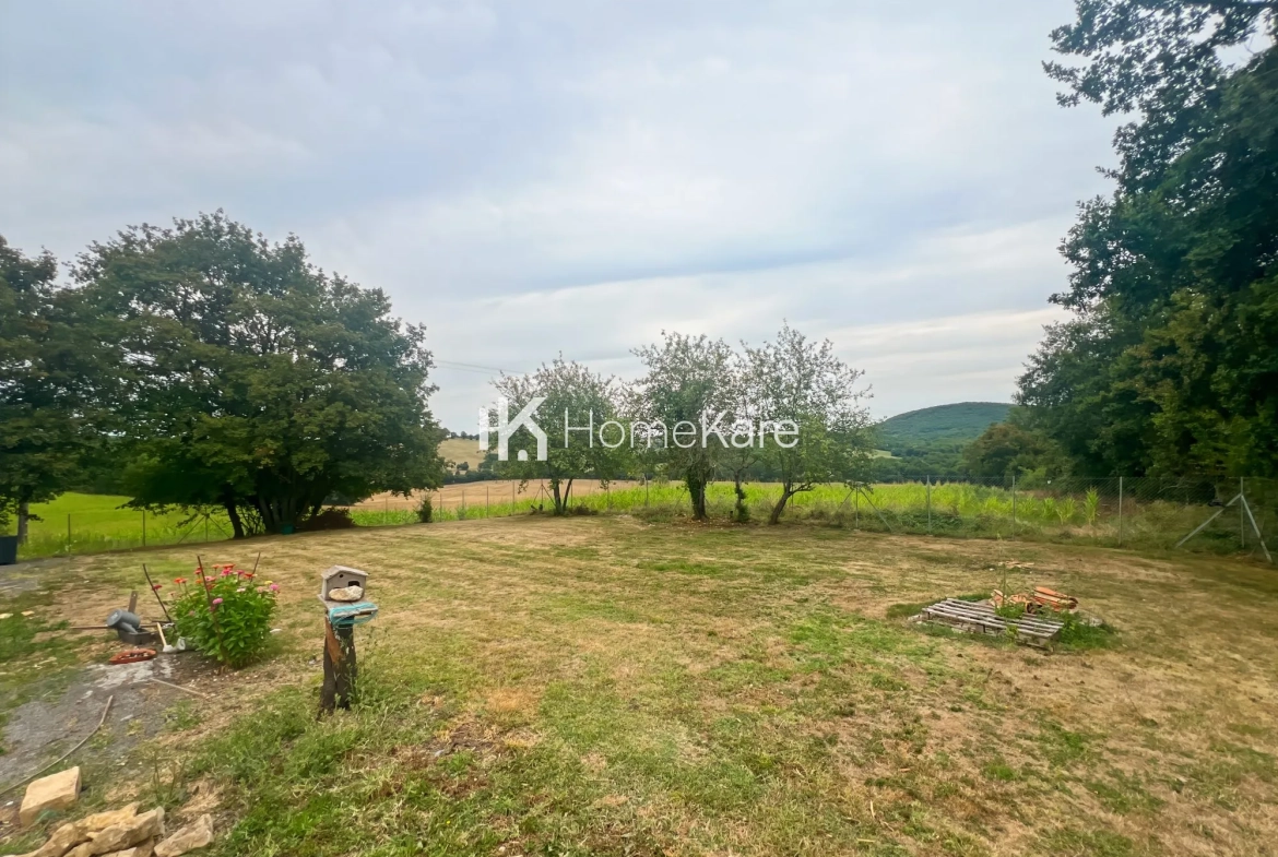 Maison à vendre à Saint-Marcet avec terrain de 3500 m², cadre naturel et travaux récents 