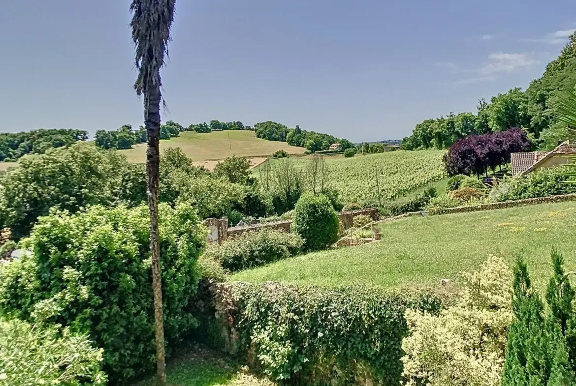 Maison traditionnelle avec grange et terrain à Garlin, proximité A65 
