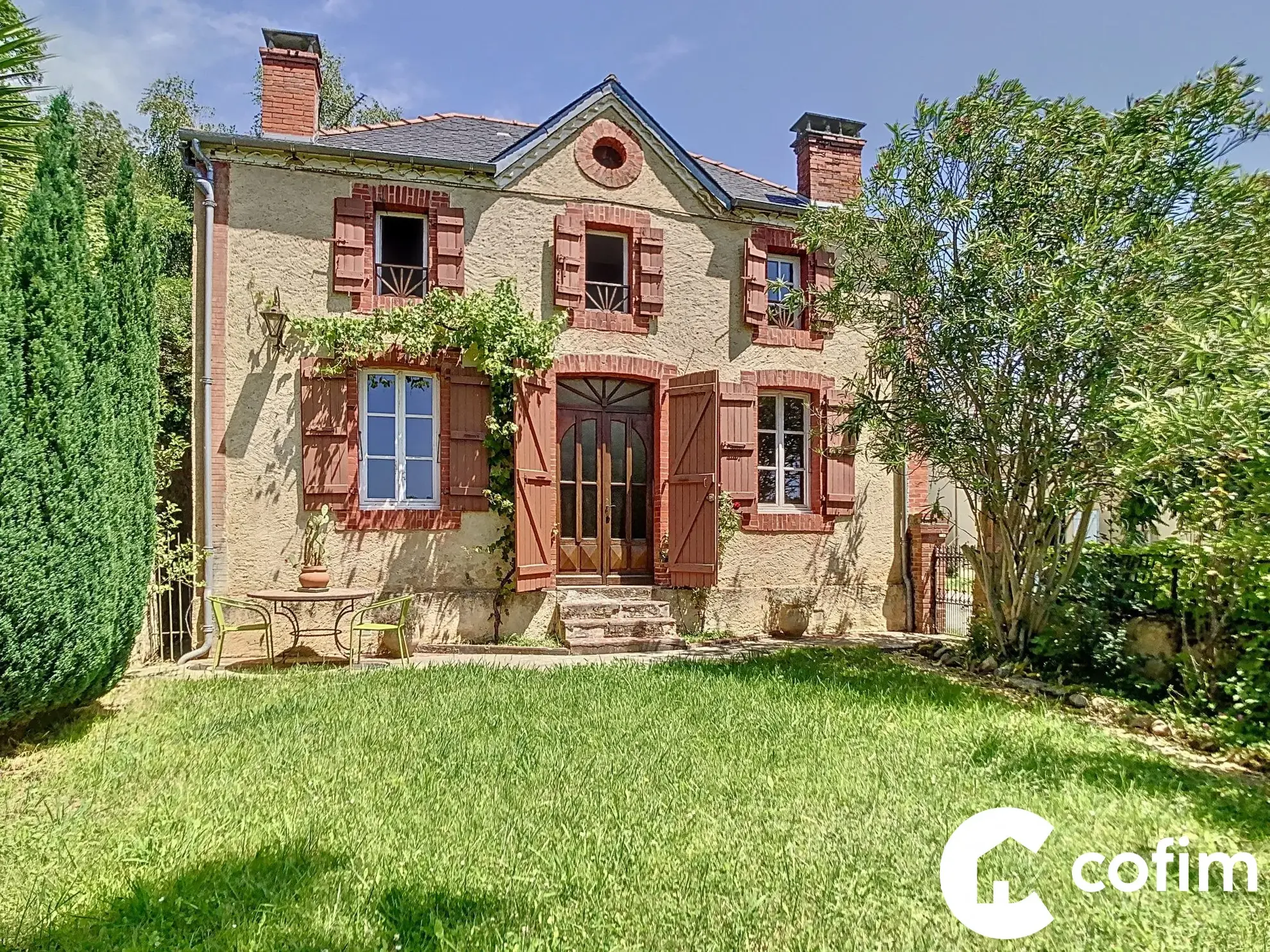 Maison traditionnelle avec grange et terrain à Garlin, proximité A65 