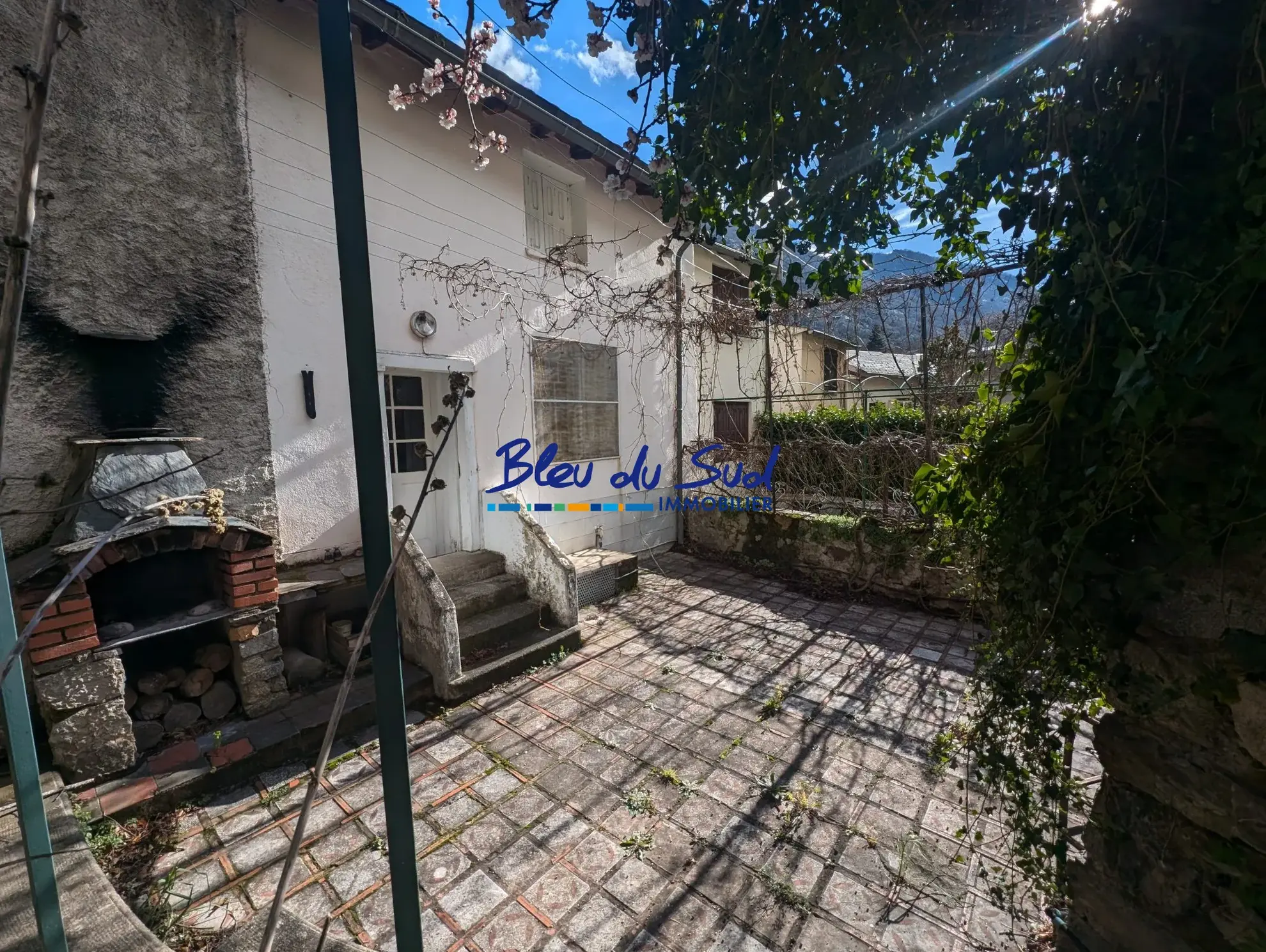 Maison ancienne pleine de charme avec jardin à Thues-Entre-Valls 