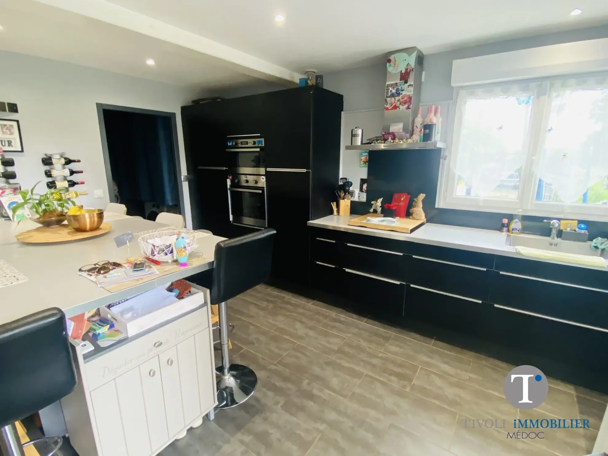 Charmante maison 3 chambres à Lesparre-Médoc avec jardin et pièce de vie spacieuse 