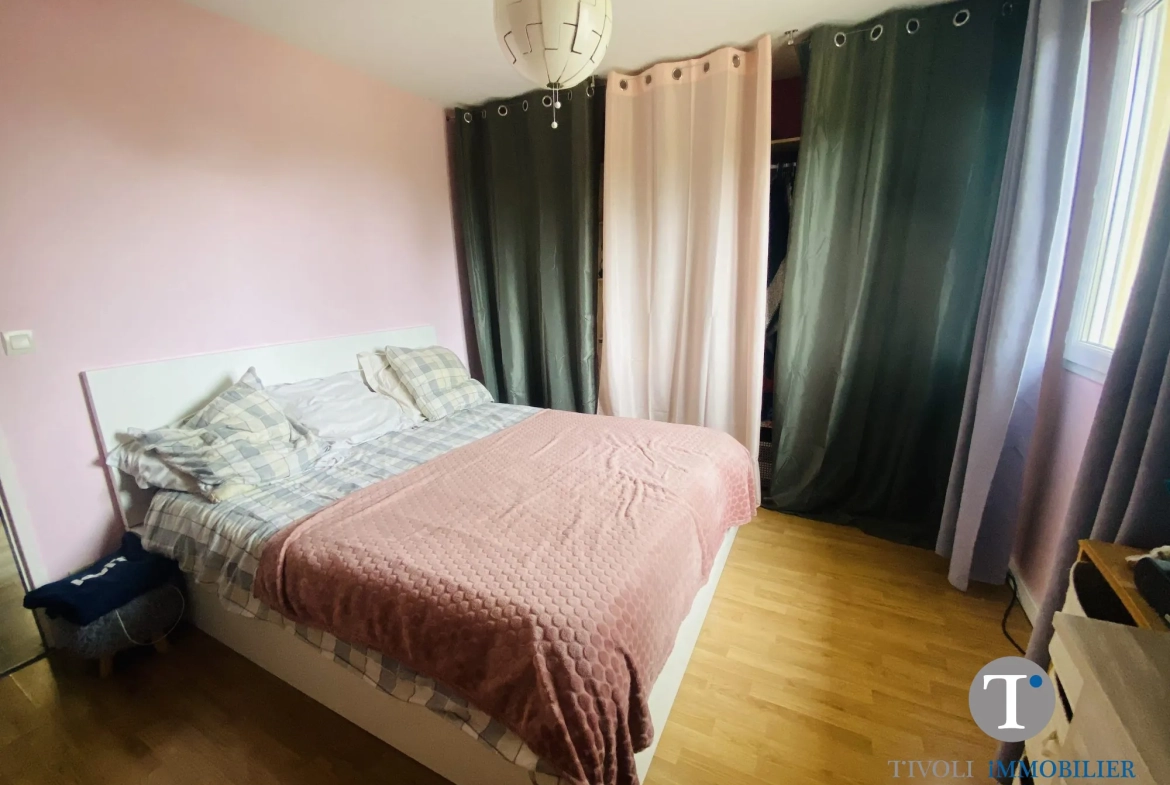 Charmante maison 3 chambres à Lesparre-Médoc avec jardin et pièce de vie spacieuse 