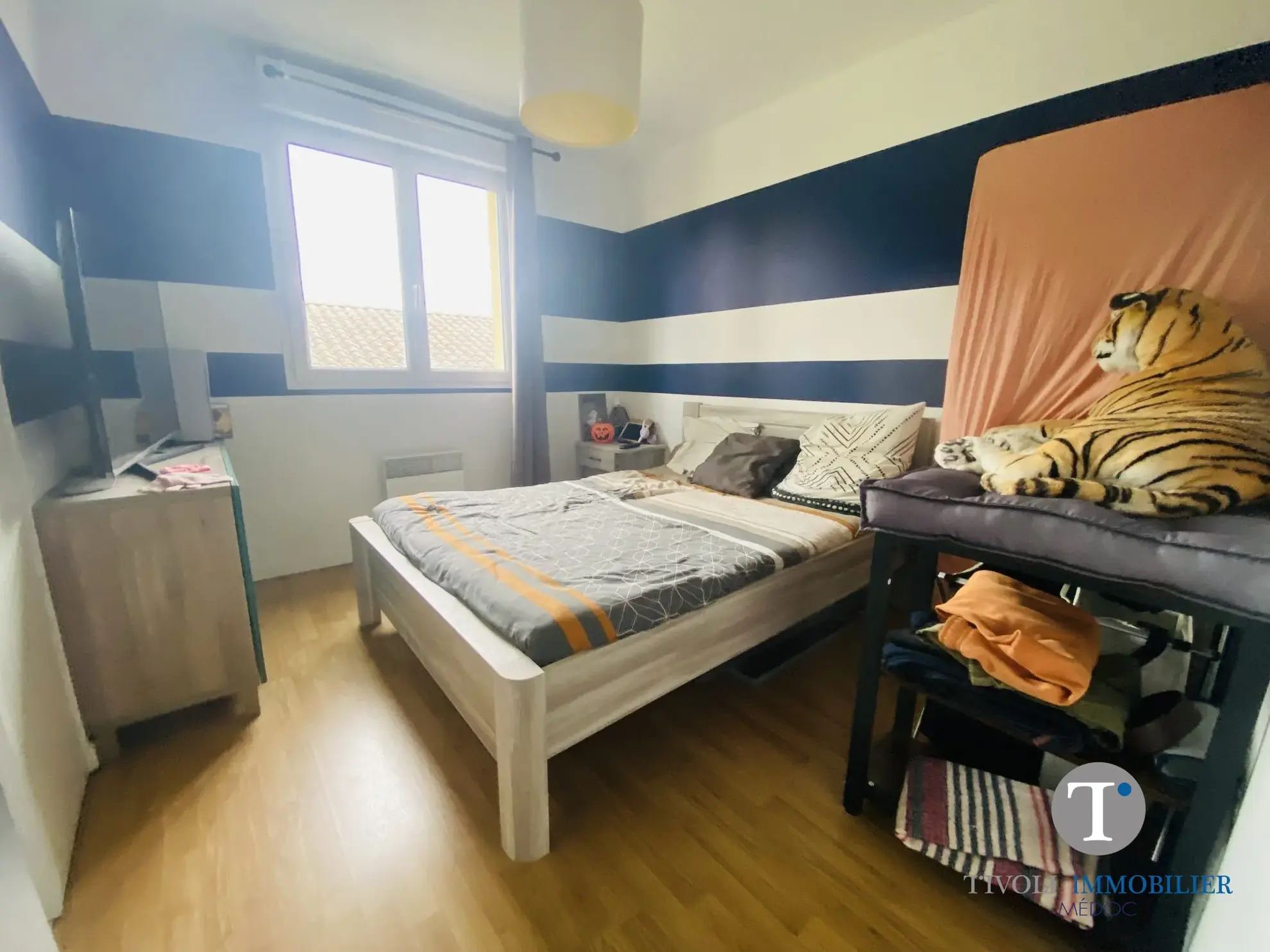 Charmante maison 3 chambres à Lesparre-Médoc avec jardin et pièce de vie spacieuse 