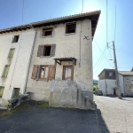 Maison de village à vendre à La Monnerie-le-Montel avec 2 chambres et travaux à prévoir