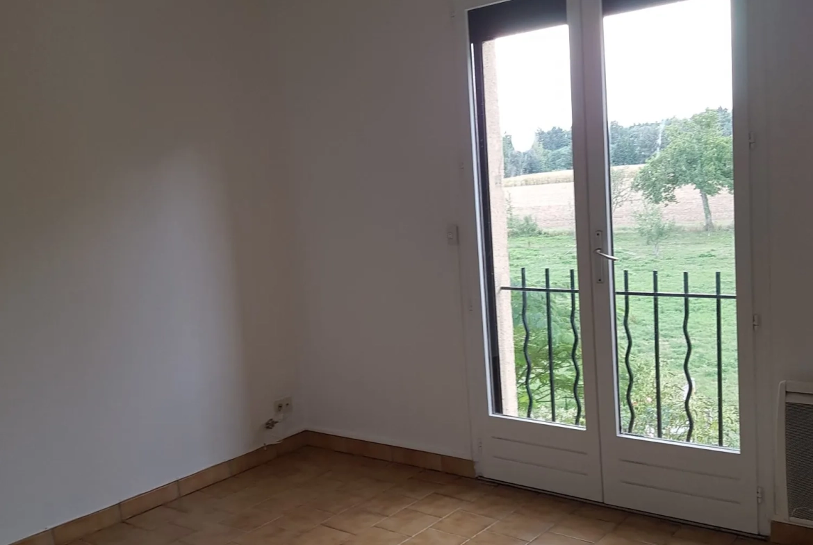 Immeuble de rapport à Gien avec deux logements loués et un appartement vacant 
