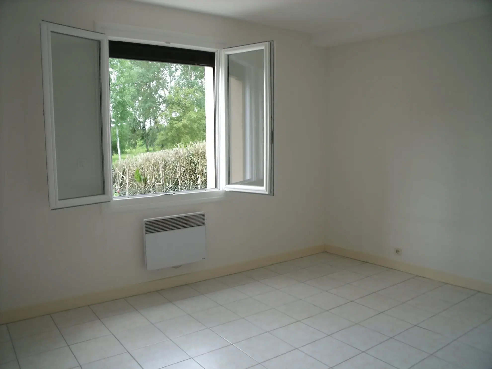 Immeuble de rapport à Gien avec deux logements loués et un appartement vacant 