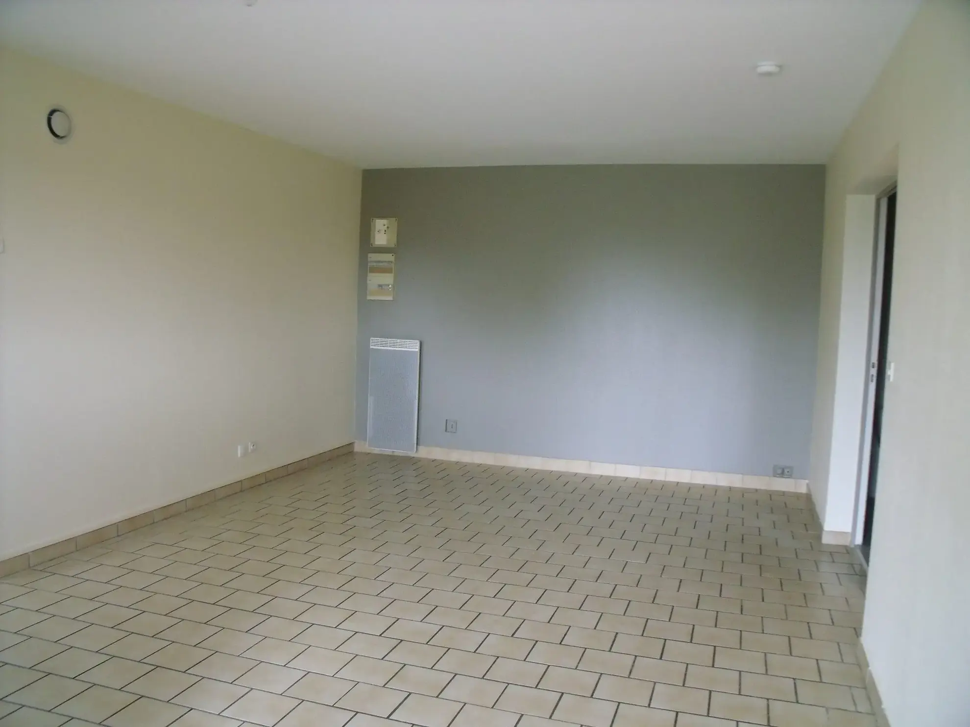 Immeuble de rapport à Gien avec deux logements loués et un appartement vacant 