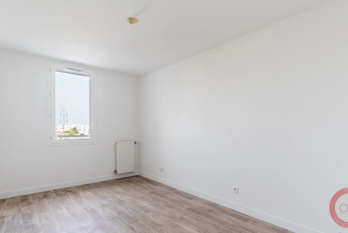 Appartement T3 lumineux avec terrasse à Cenon - Confort et commodités à proximité 