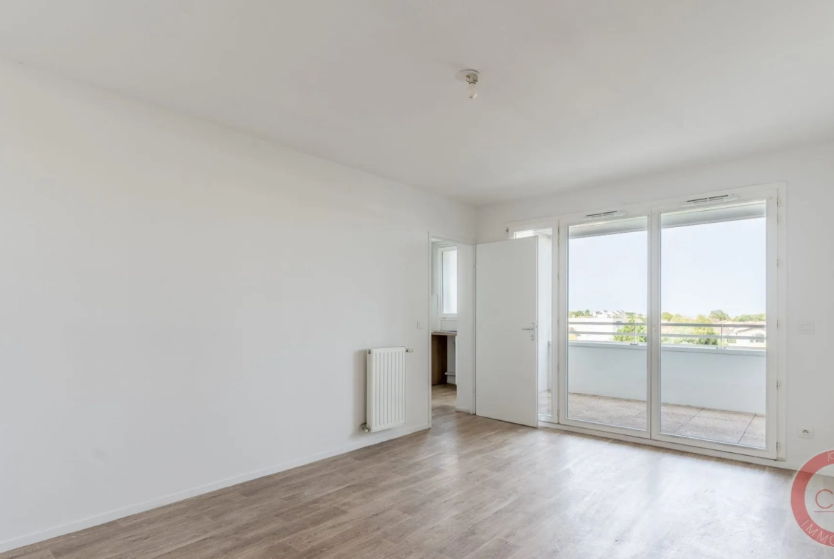 Appartement T3 lumineux avec terrasse à Cenon - Confort et commodités à proximité 