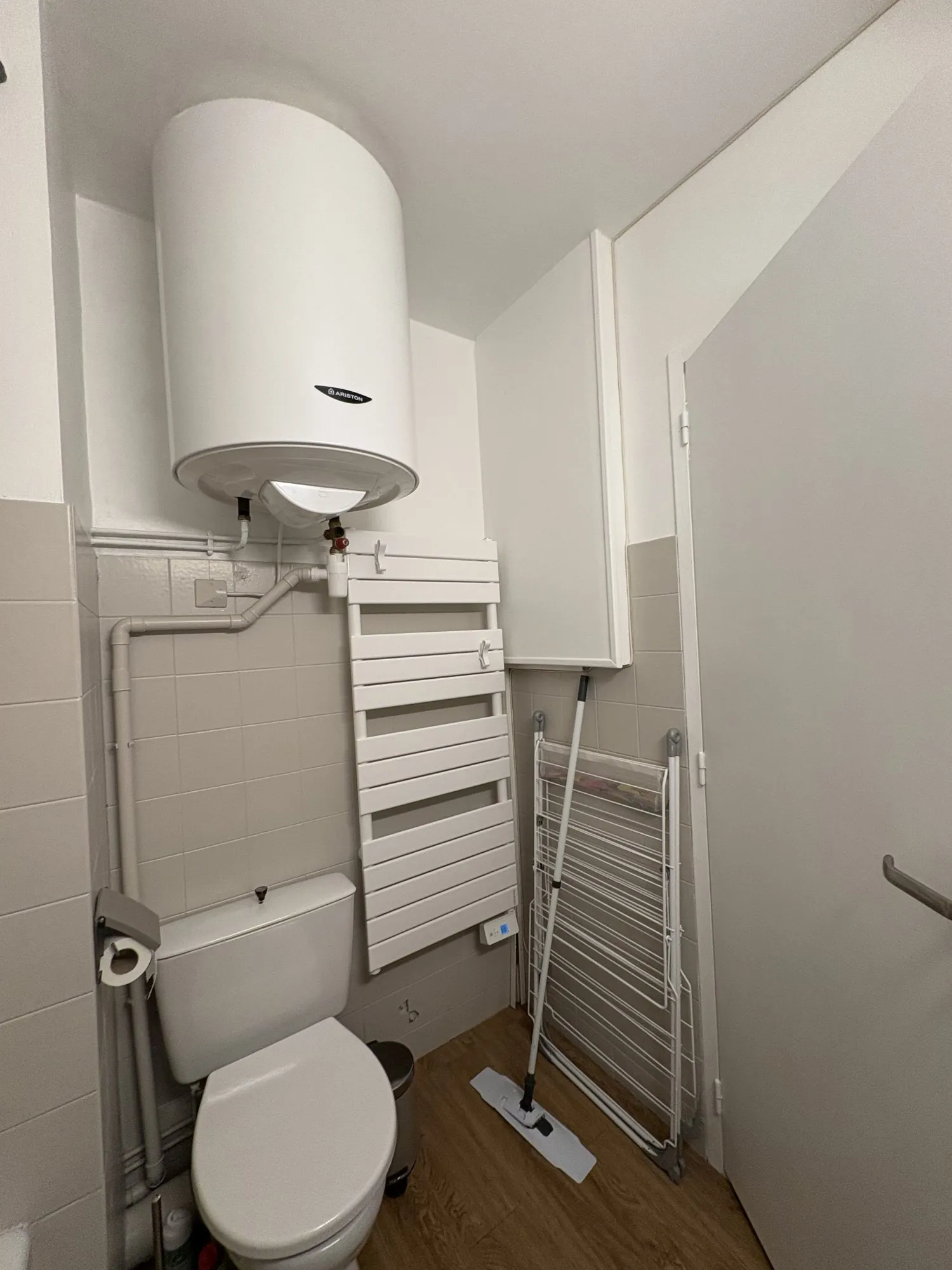 Salle de bain  Studio en Rez-de-Chaussée à Montclar avec Balcon et Cave à Vendre 