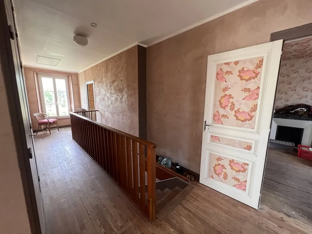 Belle maison avec grand jardin à Joigny, 4 chambres, dépendances, secteur calme 
