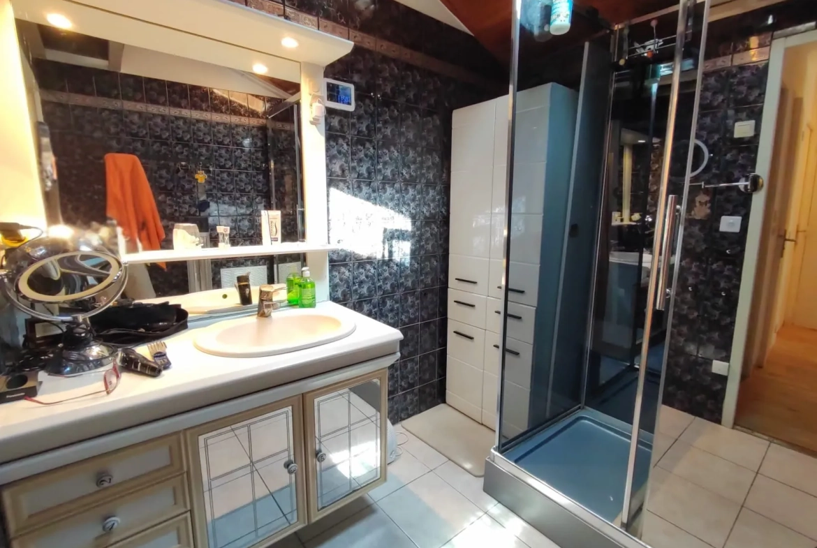 À vendre appartement T4 duplex de 79,84 m² avec terrasse à Agde 