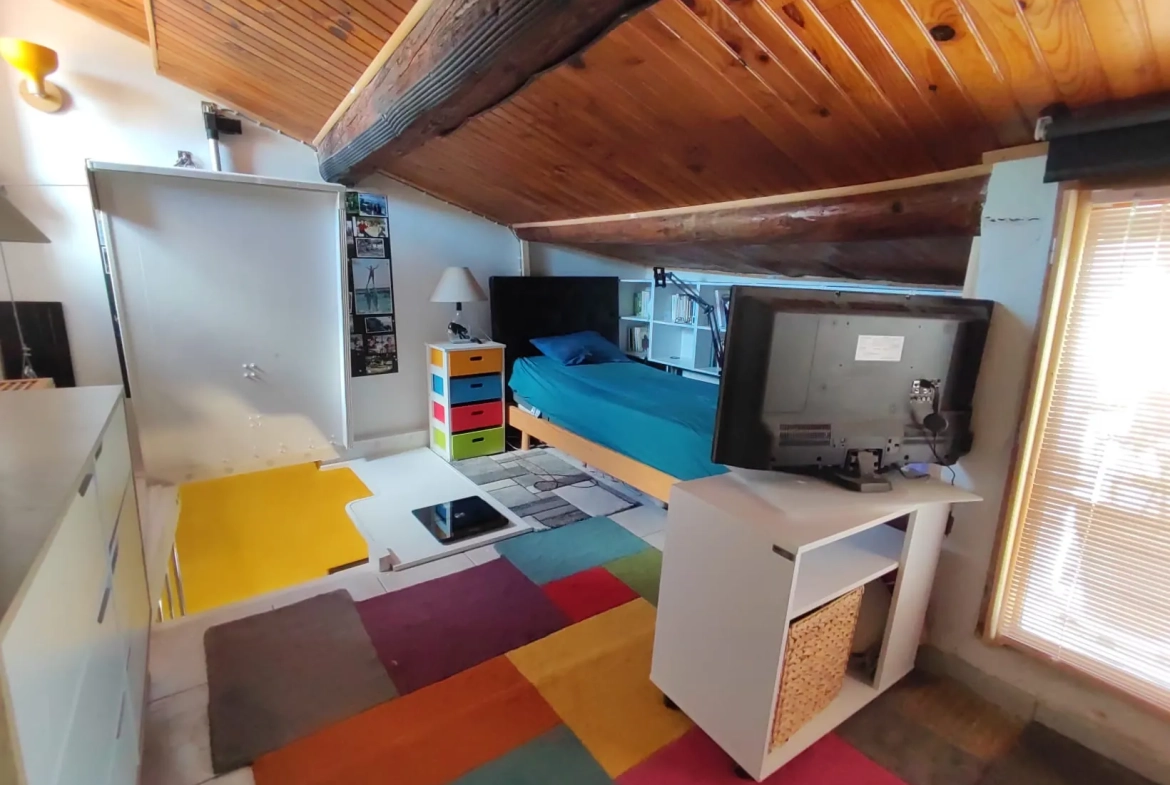 À vendre appartement T4 duplex de 79,84 m² avec terrasse à Agde 