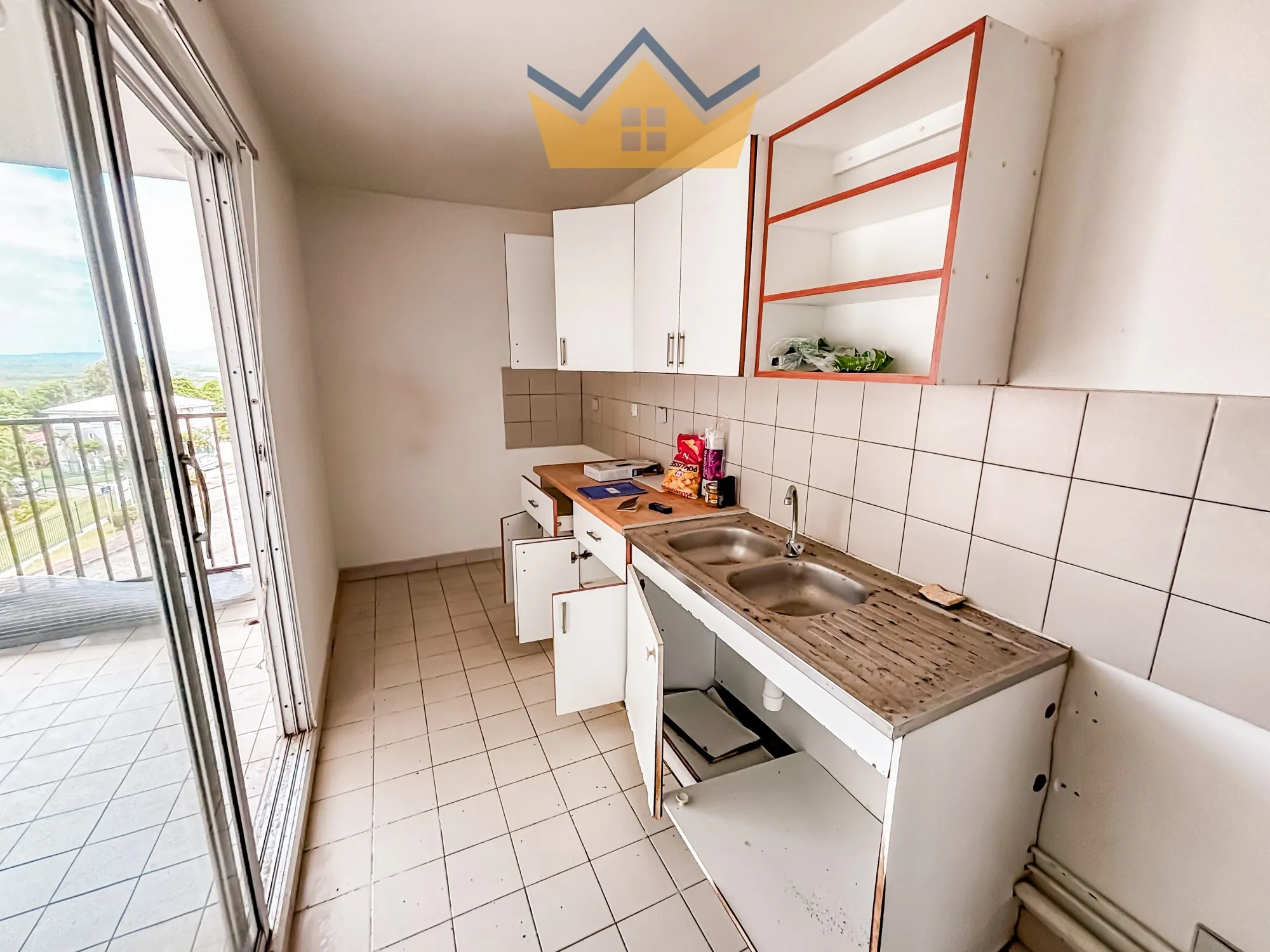 Appartement T4 avec Vue Mer à Rénover à Le Lamentin en Martinique 