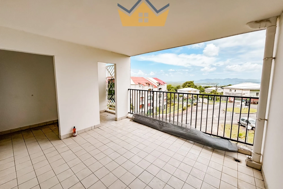 Appartement T4 avec Vue Mer à Rénover à Le Lamentin en Martinique 
