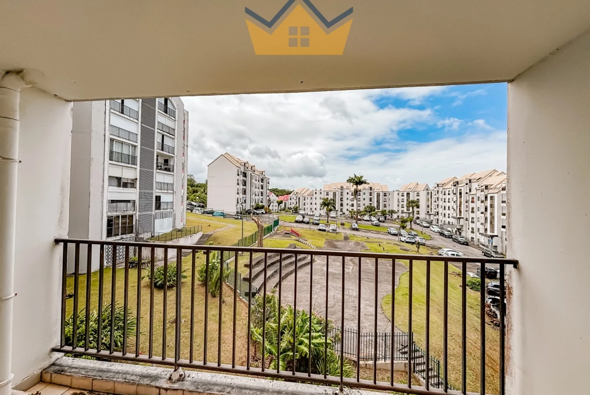 Appartement T4 avec Vue Mer à Rénover à Le Lamentin en Martinique 