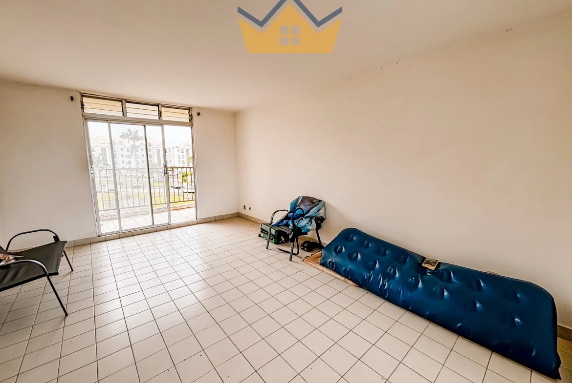 Appartement T4 avec Vue Mer à Rénover à Le Lamentin en Martinique 